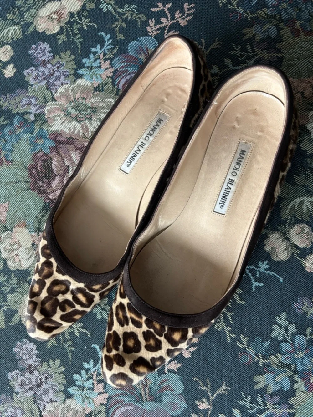 Manolo Blahnik Leopard-Print Pointed-Toe Flats in Brown and Cream - Picture 2 of 5